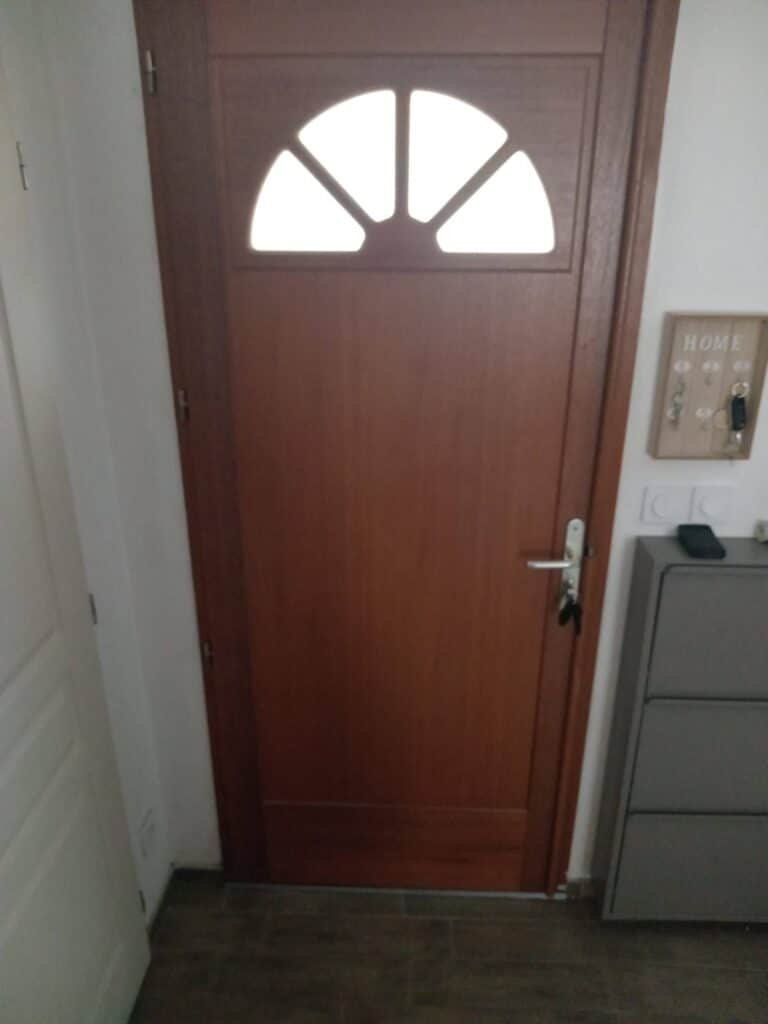 Installation de porte d'entrée à Amiens